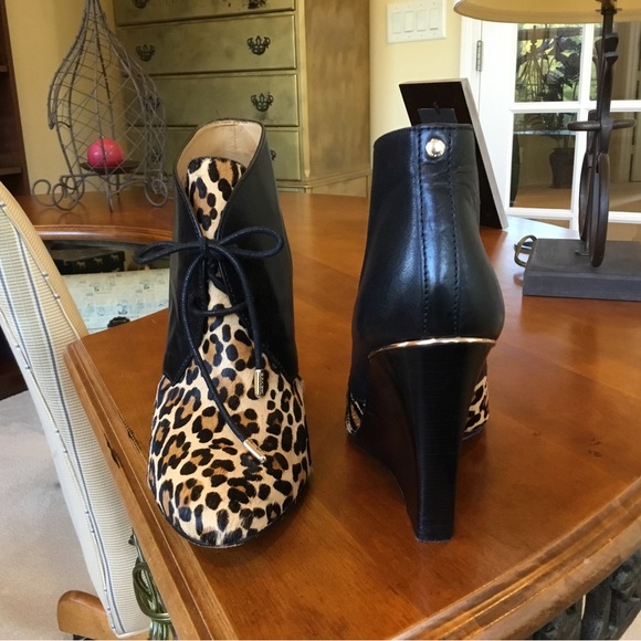 Coach  all leather wedge ankle booties size 91/2 - Picture 3 of 5